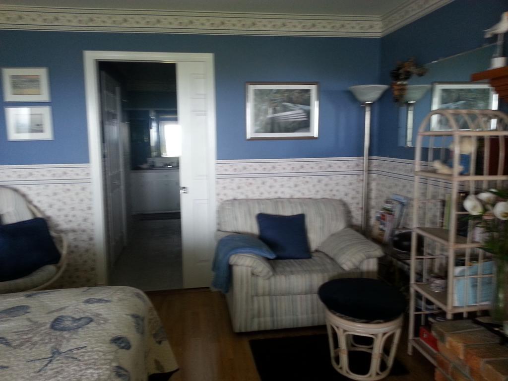 Hammond Bay Oceanside Guesthouse Nanaimo Room photo